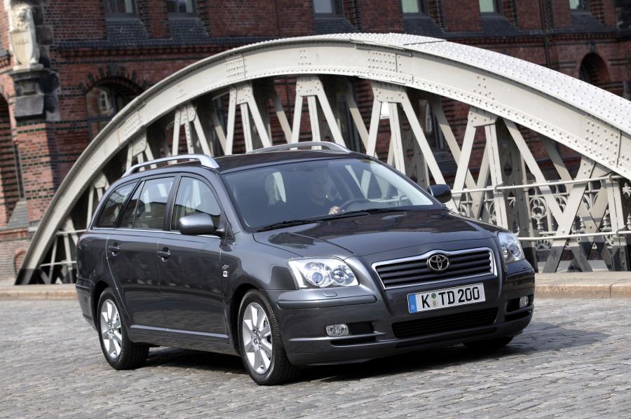  Toyota Avensis Wagon 2003 года  (фото 31 из 76)